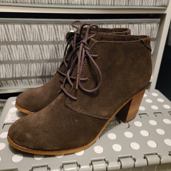 TOMS Chocolate Brown lace up bootie size 9.5 - Picture 3 of 8
